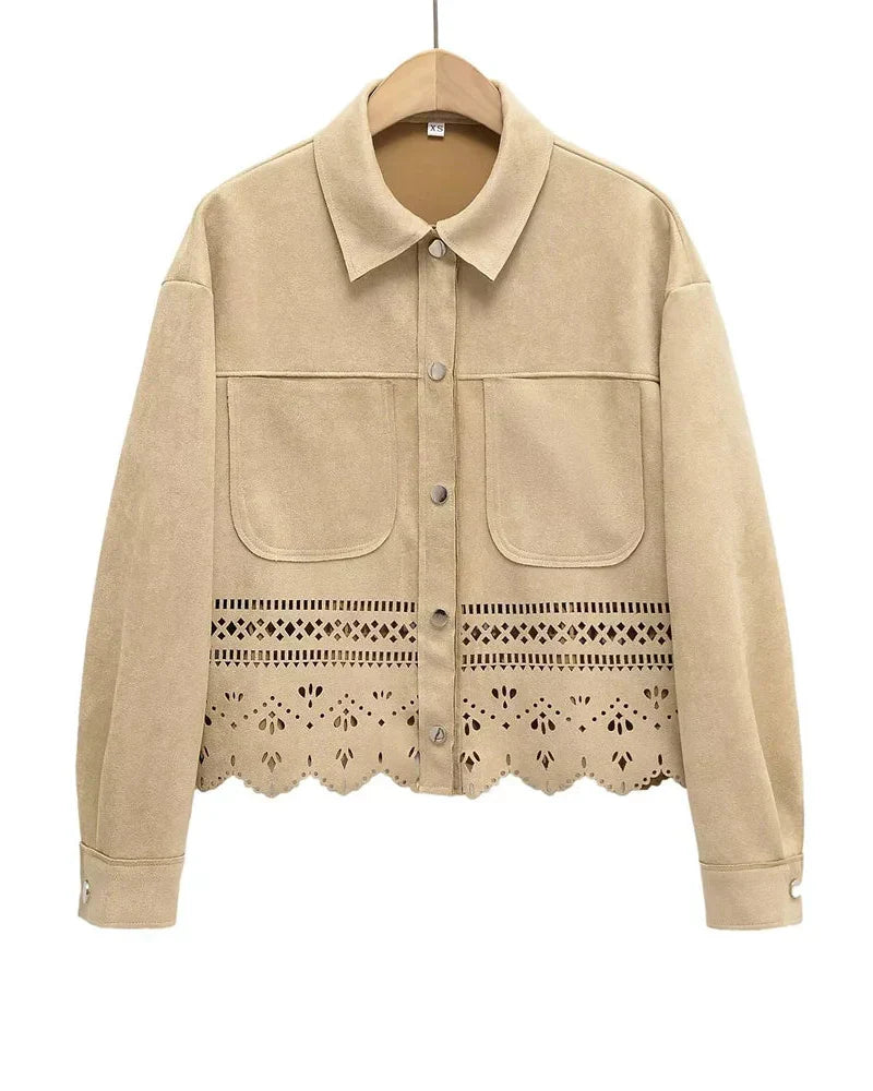 Dandara | Casaco Cropped Bege com Detalhes Vazados e Design Autoral