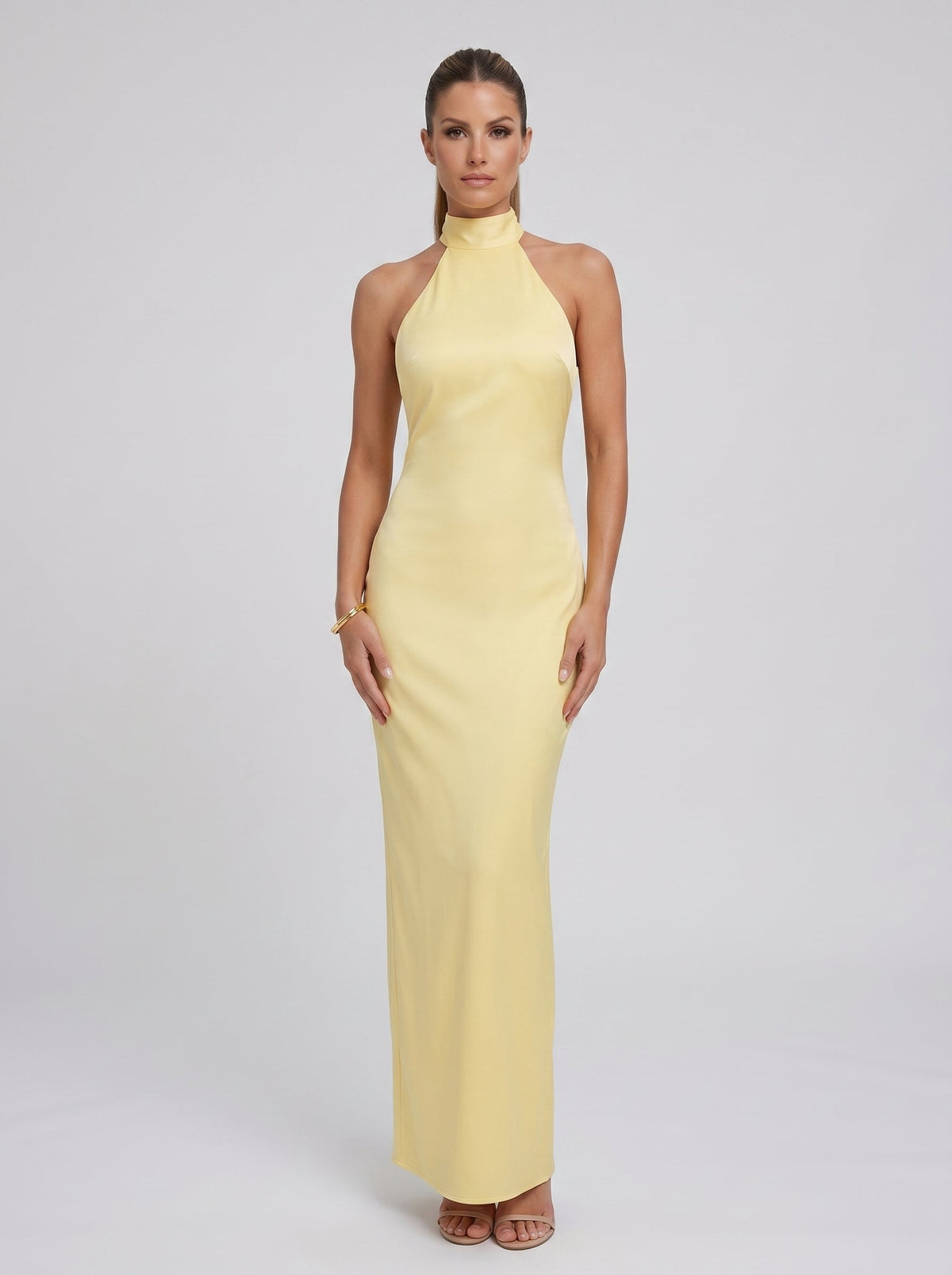 Joana | Vestido Longo Amarelo Pastel com Gola Halter e Silhueta Slim