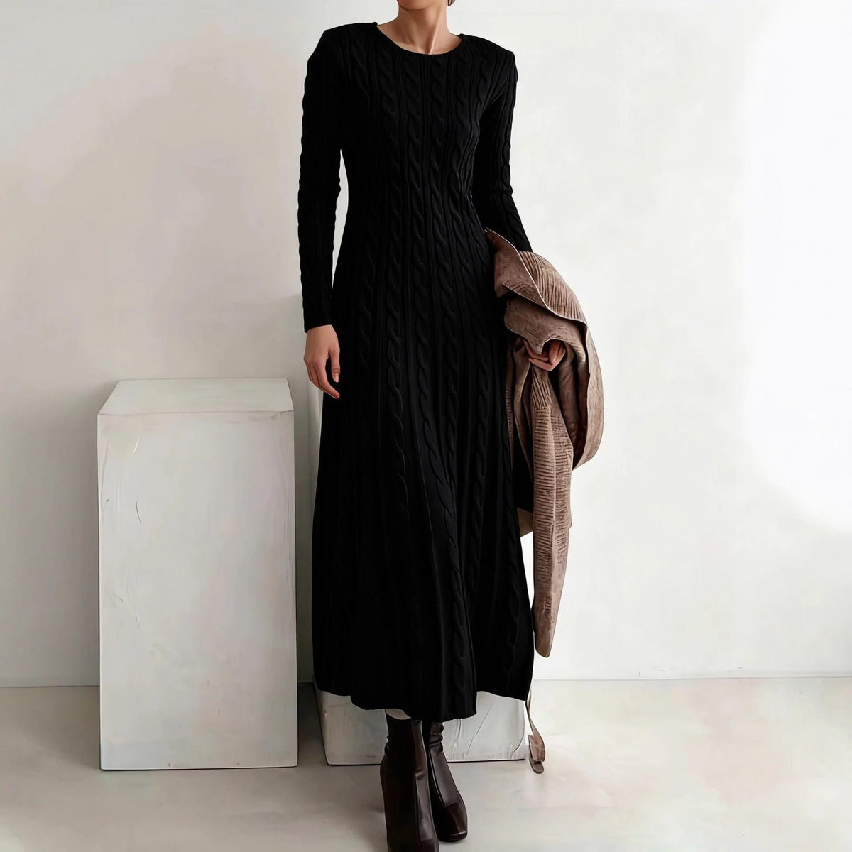 BIANCA | VESTIDO LONGO DE TRICÔ COM GOLA REDONDA